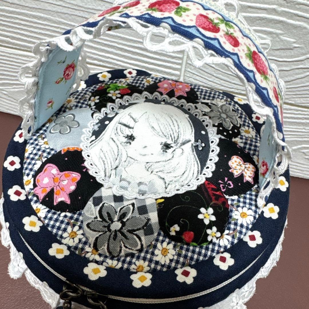 ウサギ様・バニティーポーチ