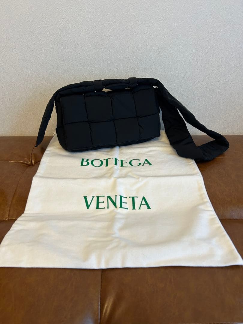 BOTTEGA VENETA パデットカセットナイロン 黒 保存袋
