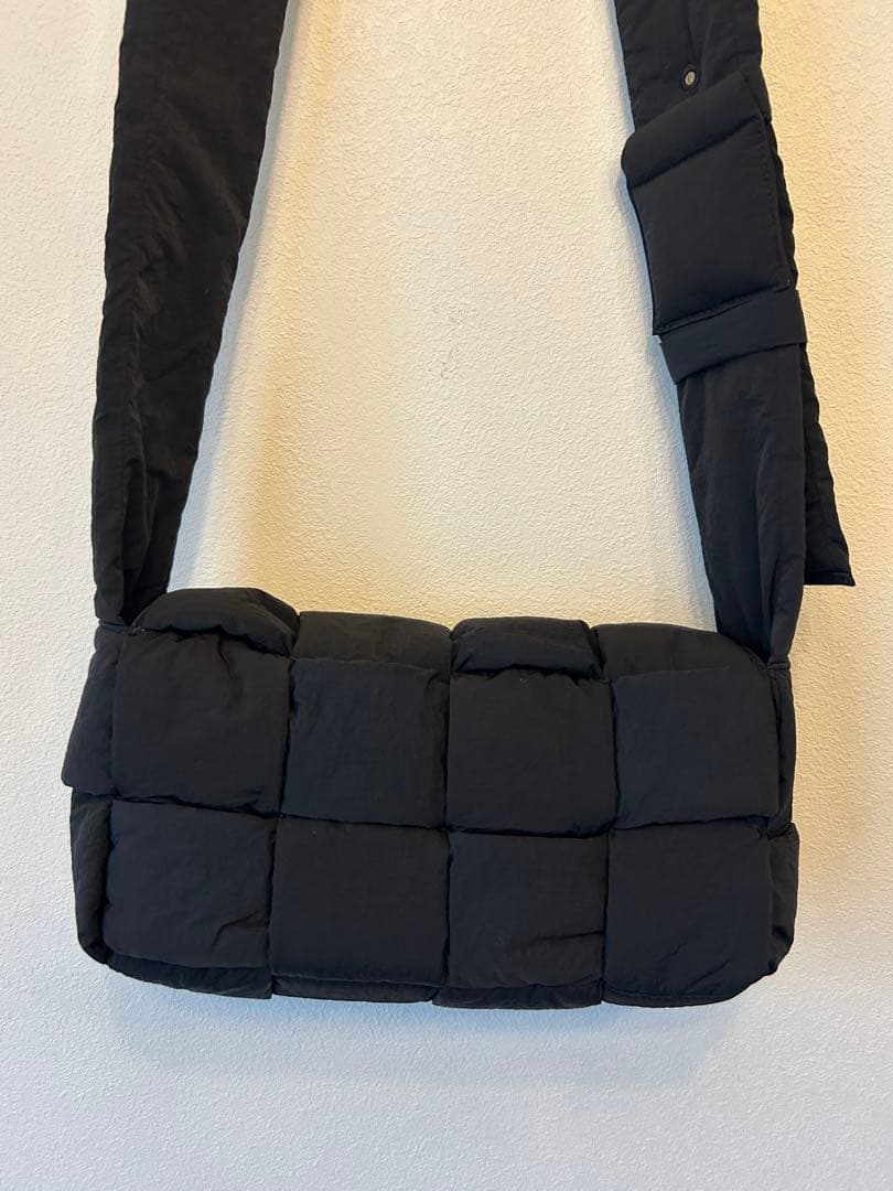 BOTTEGA VENETA パデットカセットナイロン 黒 保存袋