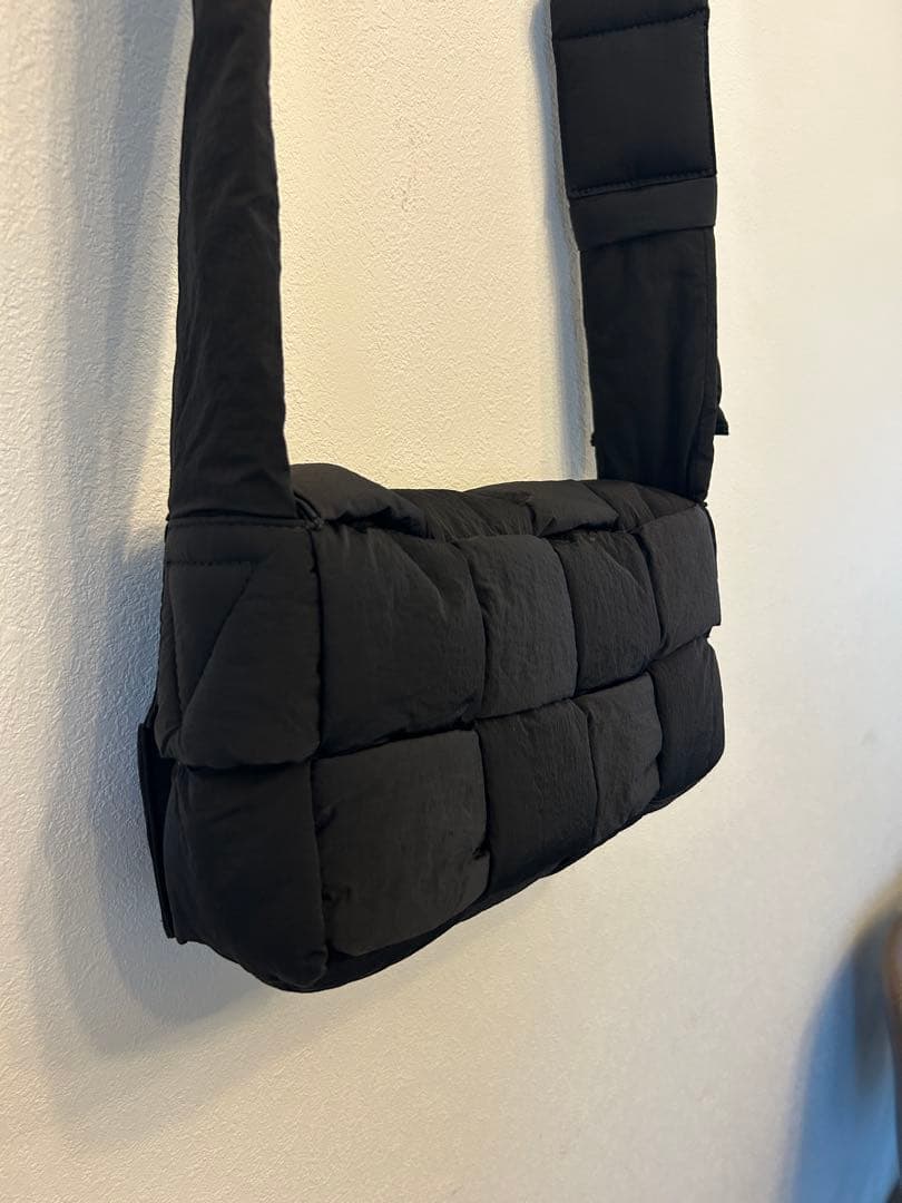 BOTTEGA VENETA パデットカセットナイロン 黒 保存袋