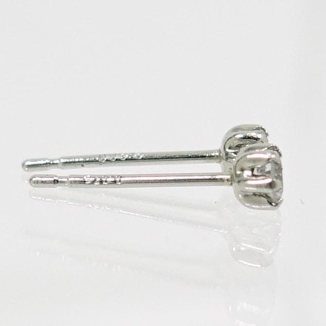 PT 0.15カラット　ダイヤモンド ピアス