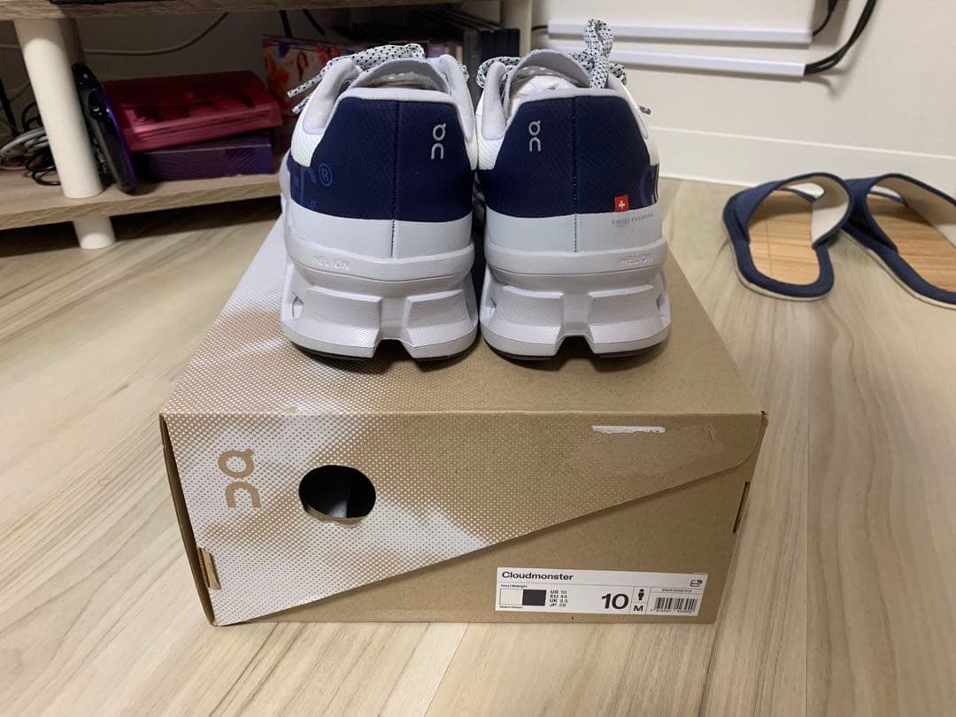 On cloud monster1 （B品）　美品　新品