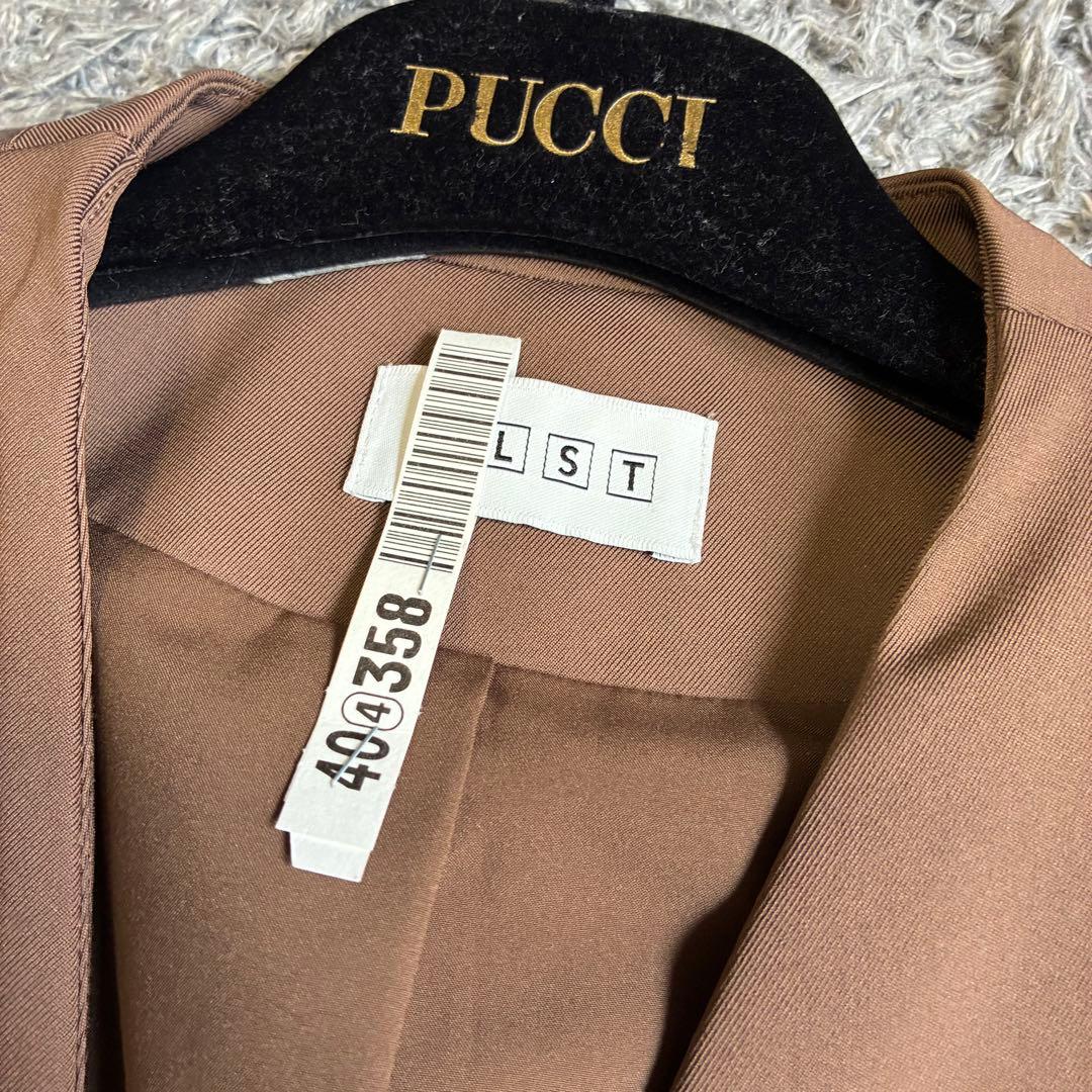 【美品】PLST ノーカラ―パンツスーツ コンフォートリュクス 茶色 S/XS