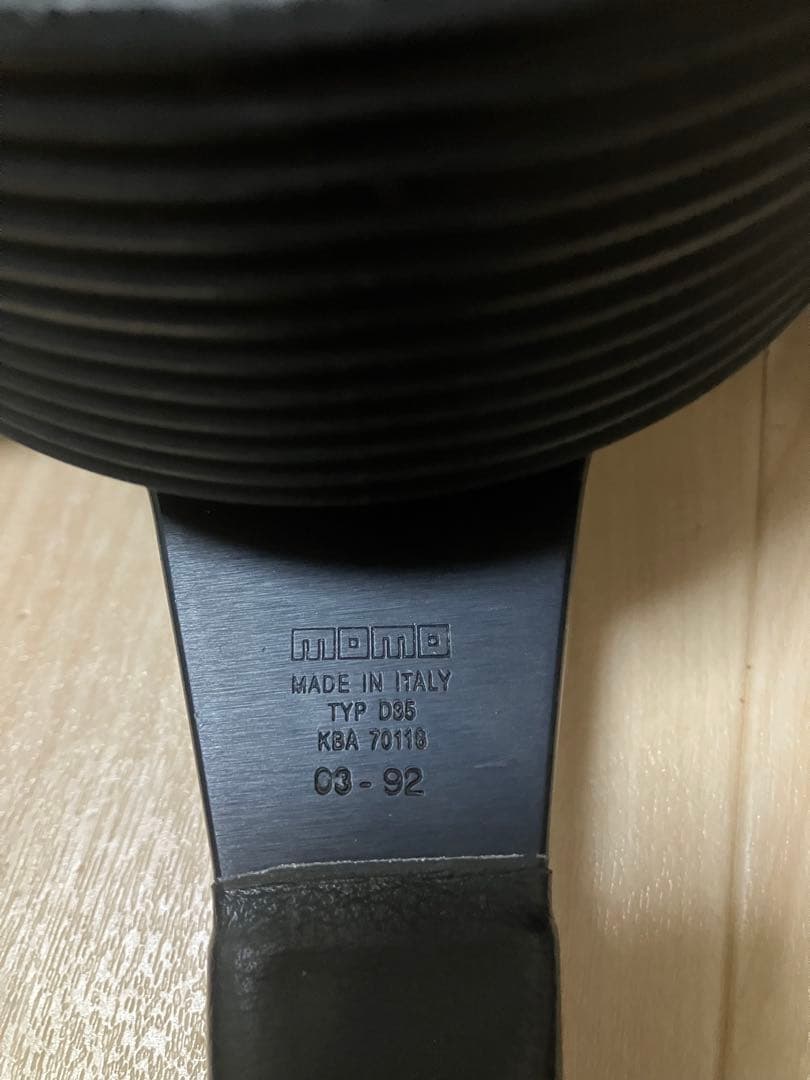 momo D36 ステアリング Riccardo Patrese サイン入り