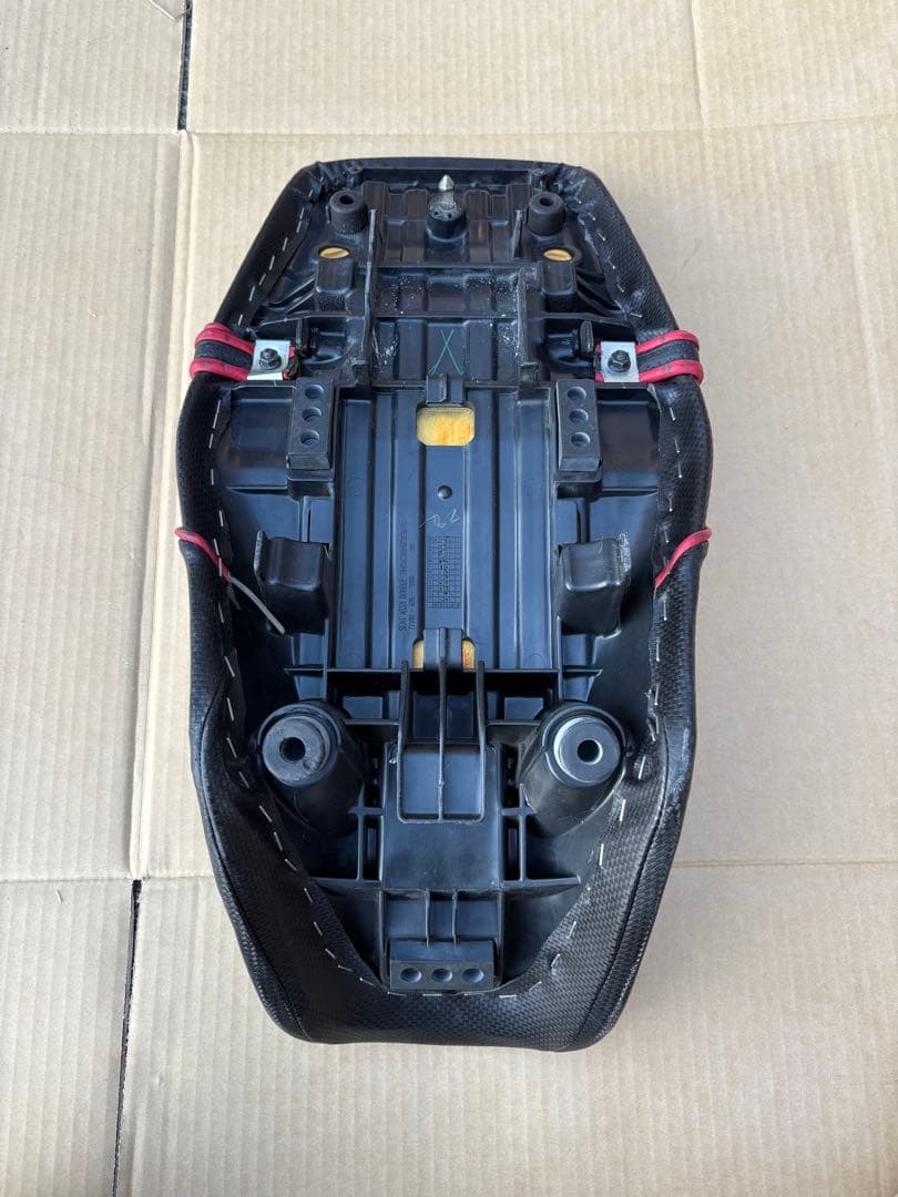 グロム JC61 前期用 純正シート 張り替え カスタムシート ブラック レッド