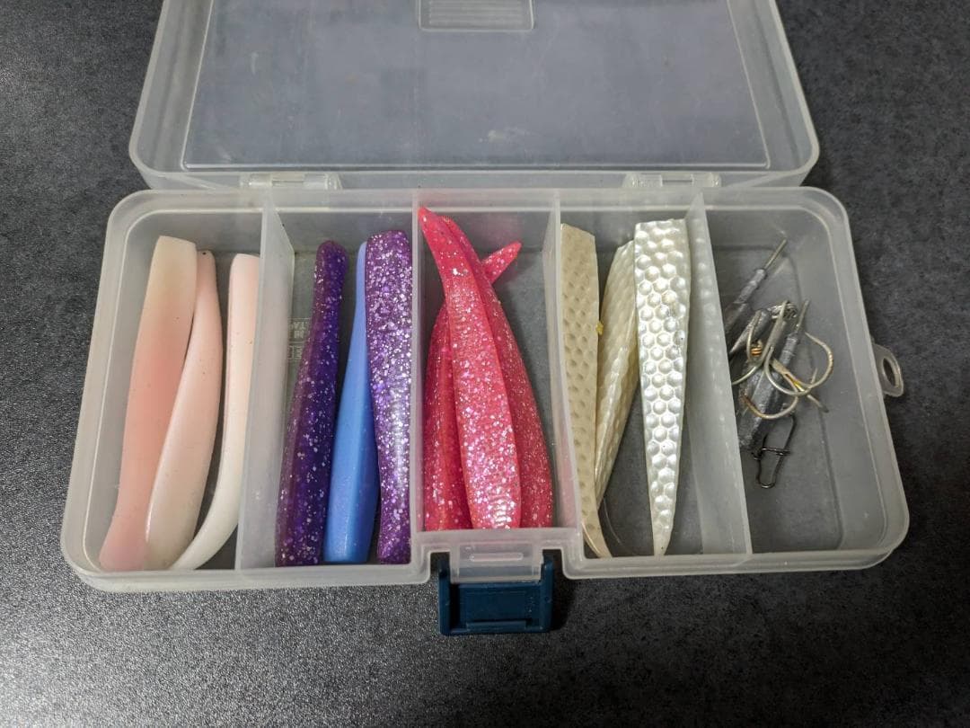 総計100点以上！コモモ＆エリ10　シーバスルアー多め　ワインドなどまとめ売り！