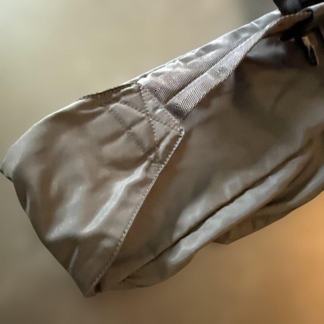 美品　正規品　PRADA ボディバッグ ブラック