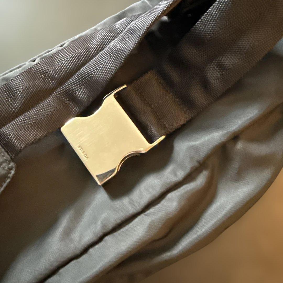 美品　正規品　PRADA ボディバッグ ブラック