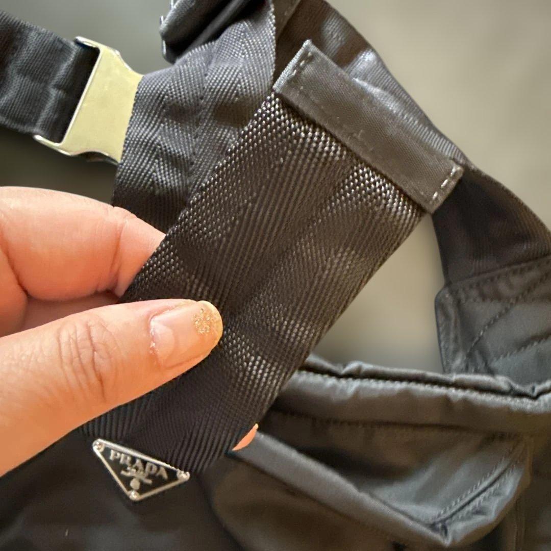 美品　正規品　PRADA ボディバッグ ブラック