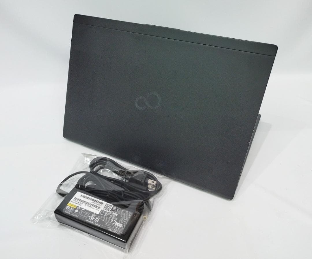 薄型軽量 FUJITSU U939/B8世代 i5 4GB カメラ Win11