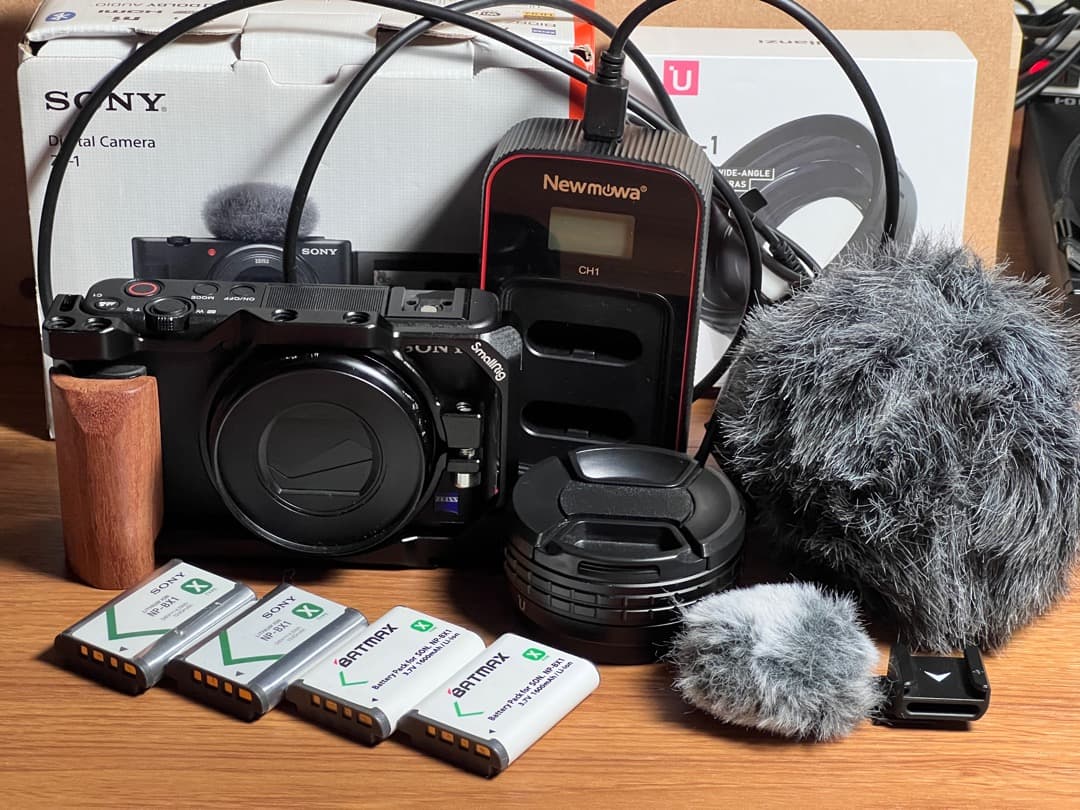 SONY VLOGCAM ZV-1 ＋広角レンズ＋外付マイク＋バッテリ充電器