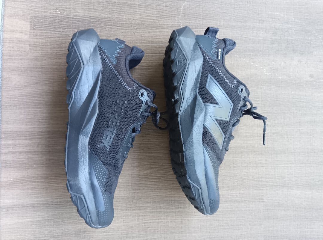 ニューバランス（ゴアテックス）スニーカー