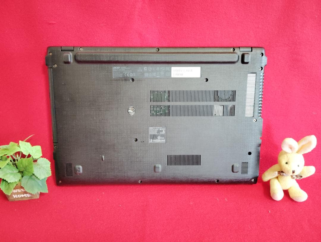 赤と黒のツートン★Acer ノートPC Windows11 8GB メモリ