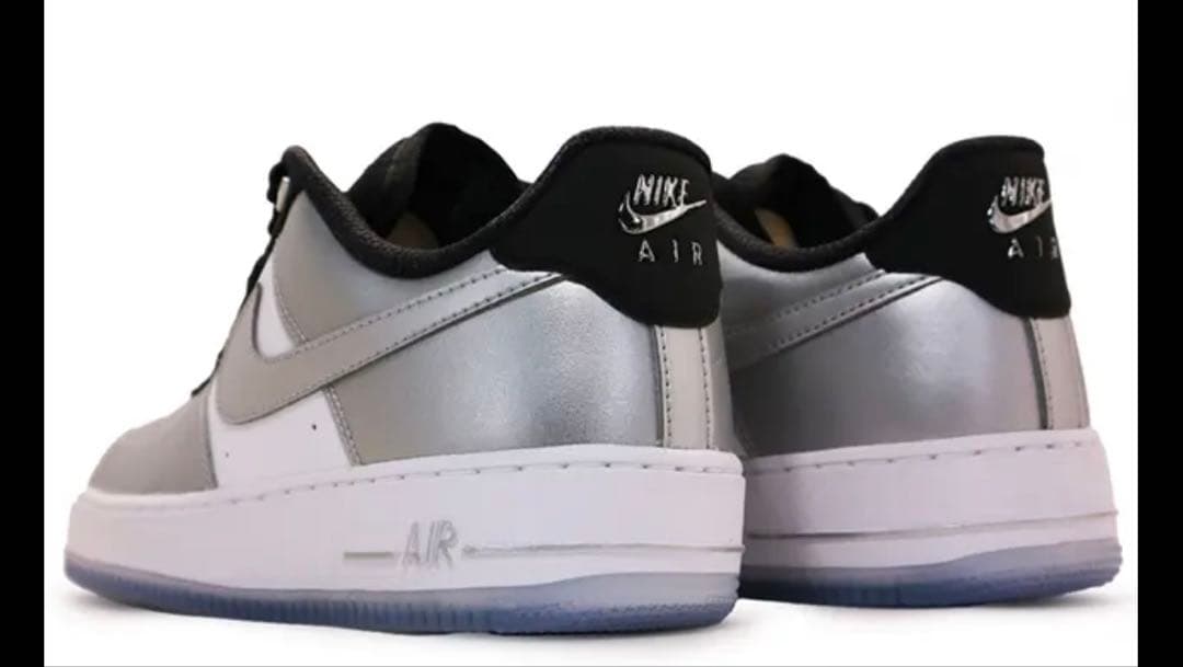 NIKE AIR FORCE 1 '07 SE ナイキ エア フォース 1