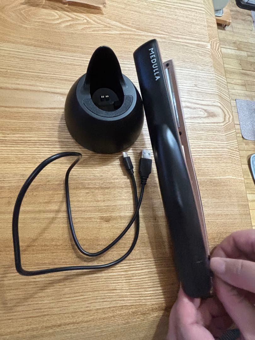 MEDULLA アイロン 充電スタンド付き　箱付き
