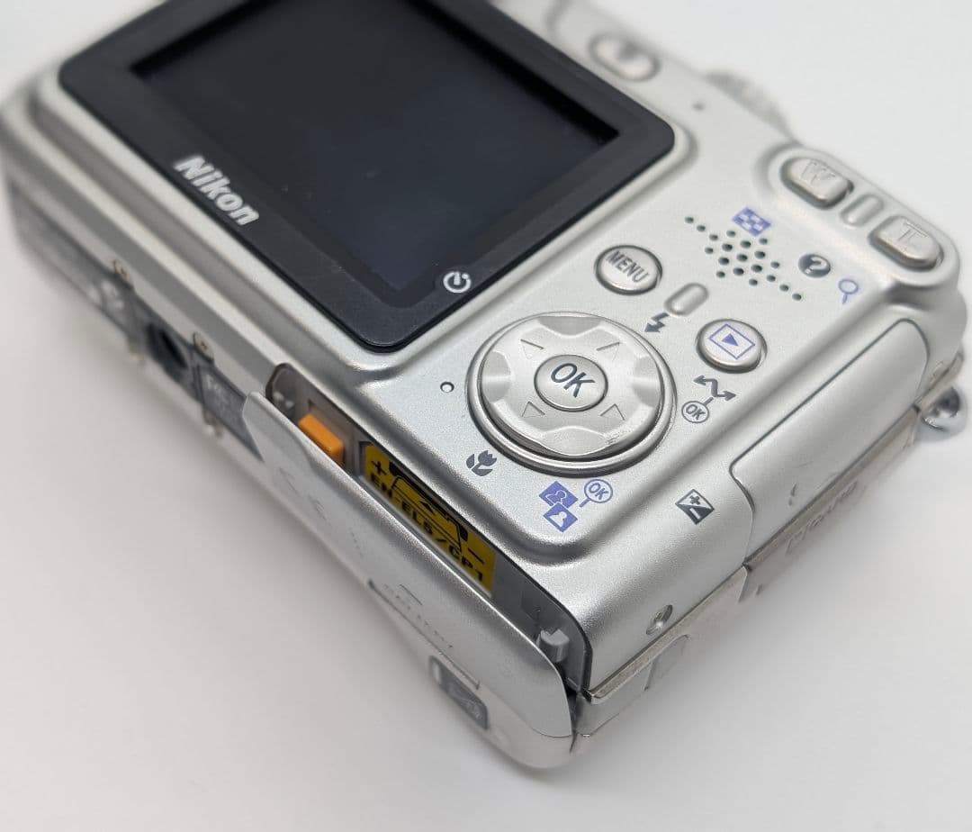 Nikon COOLPIX デジタルカメラ 2台 動作品 バッテリー付 訳あり