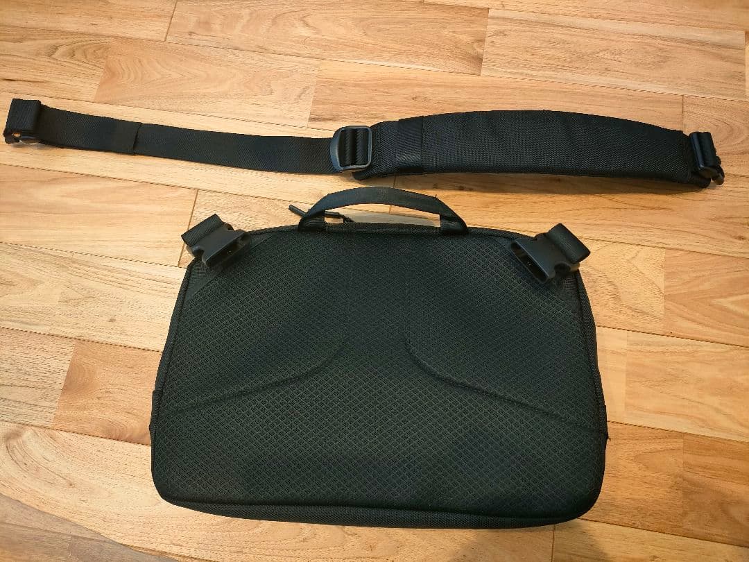 AER Tech Sling 3 多機能斜め掛けバッグ