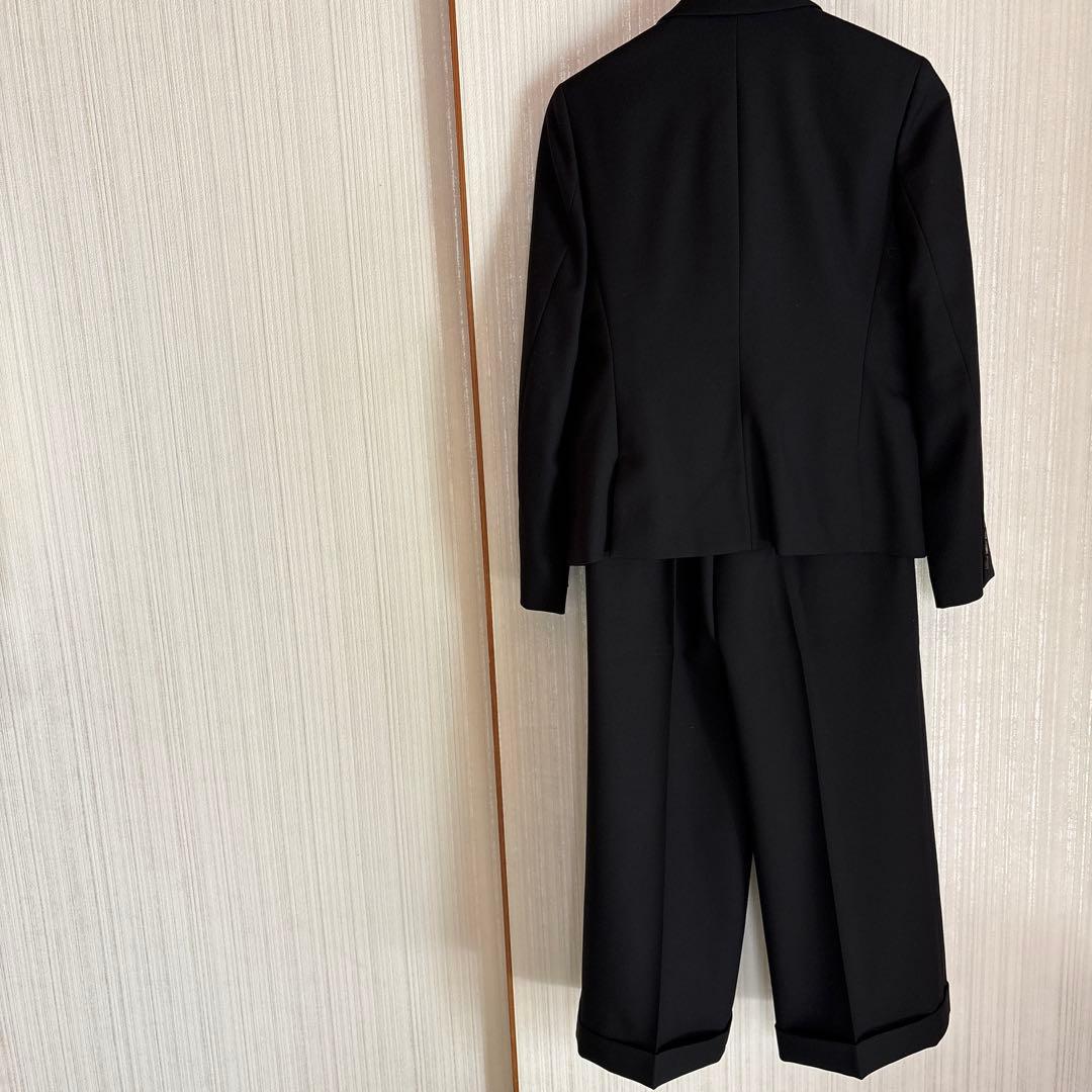 マーガレットハウエル　ブラックパンツスーツ