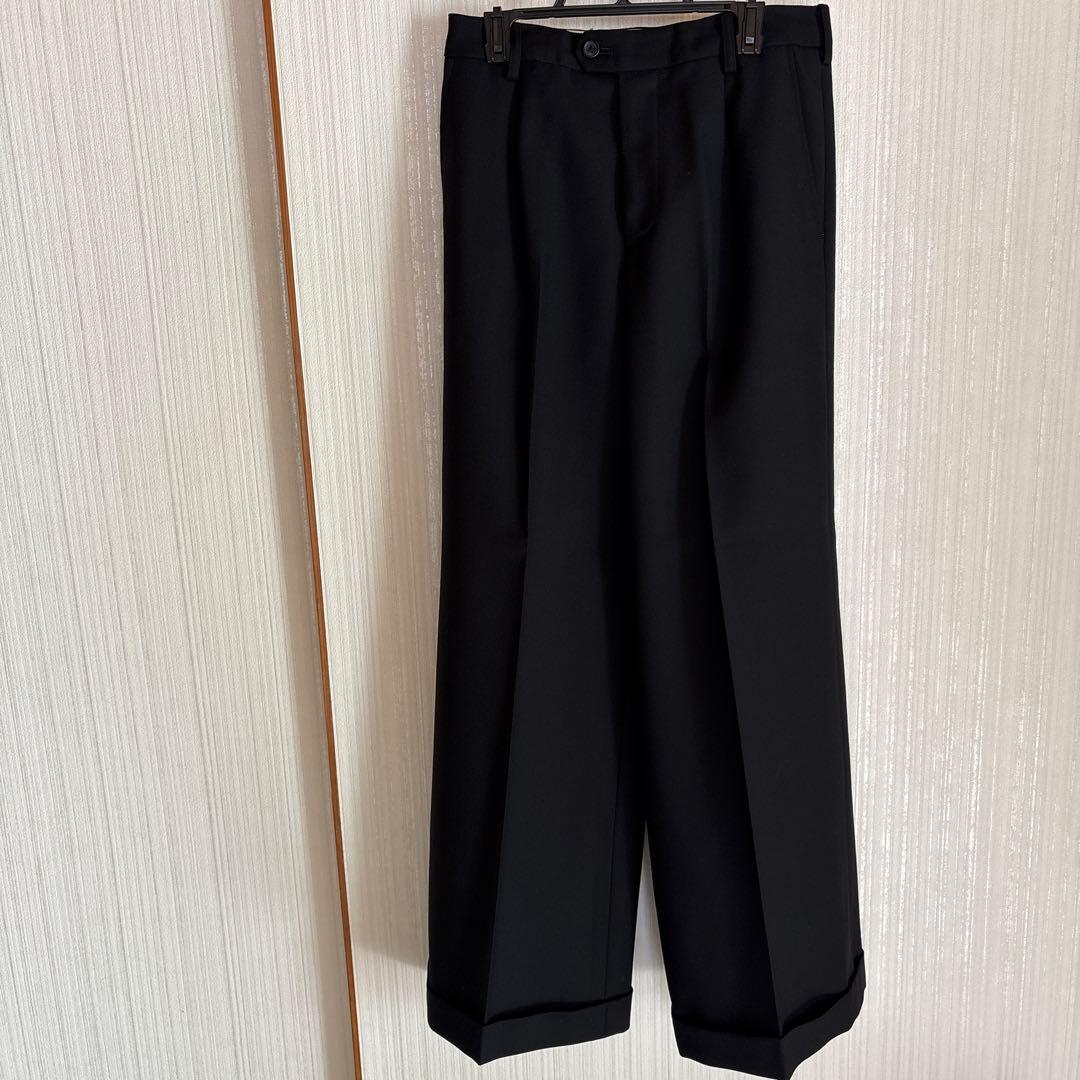 マーガレットハウエル　ブラックパンツスーツ