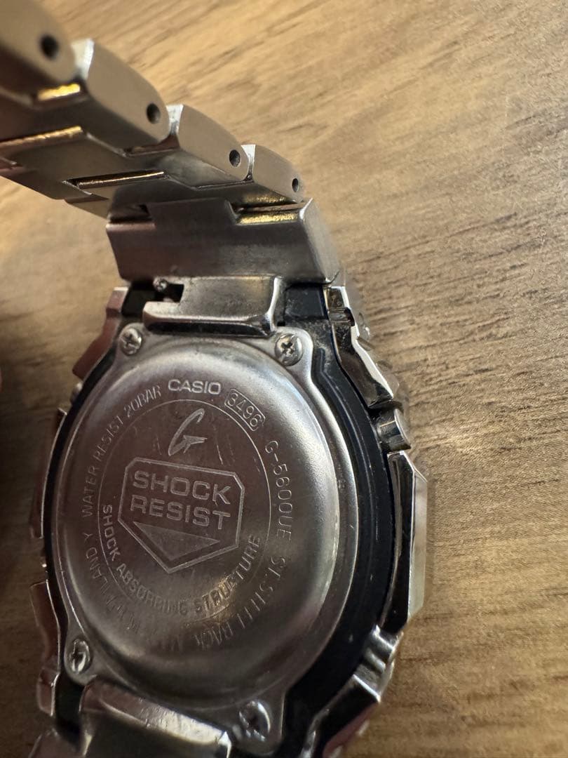 N*e様 CASIO G-SHOCK G-5600UE シルバーメタル