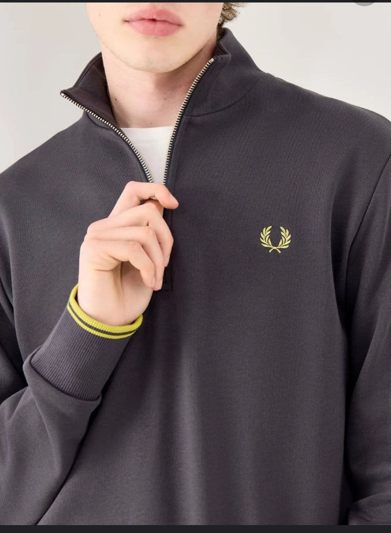 新品タグ付き　Fred Perry ジップアップトレーナー ネイビー
