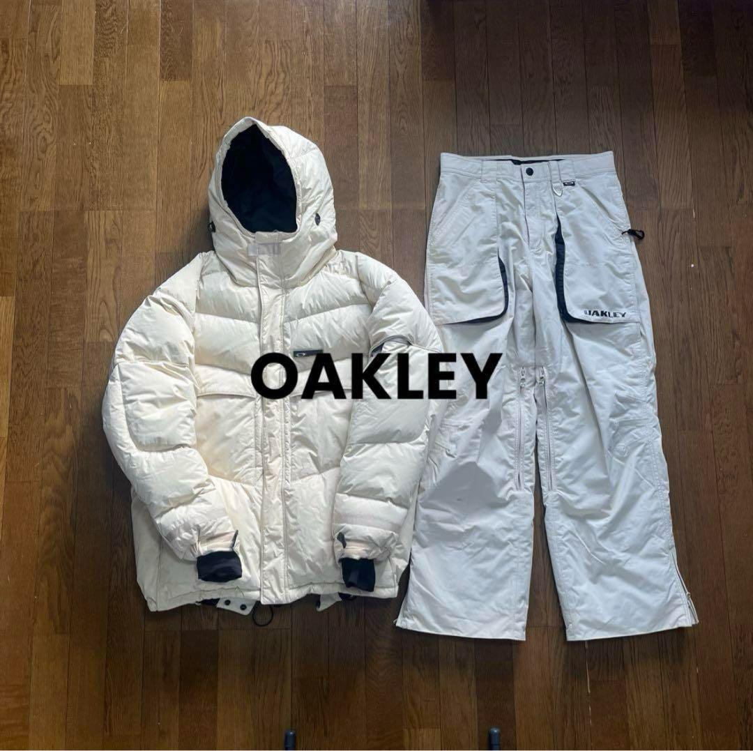 超希少　「早い者勝ち」オークリー　ダウン　スノボーウェア　上下セットOA