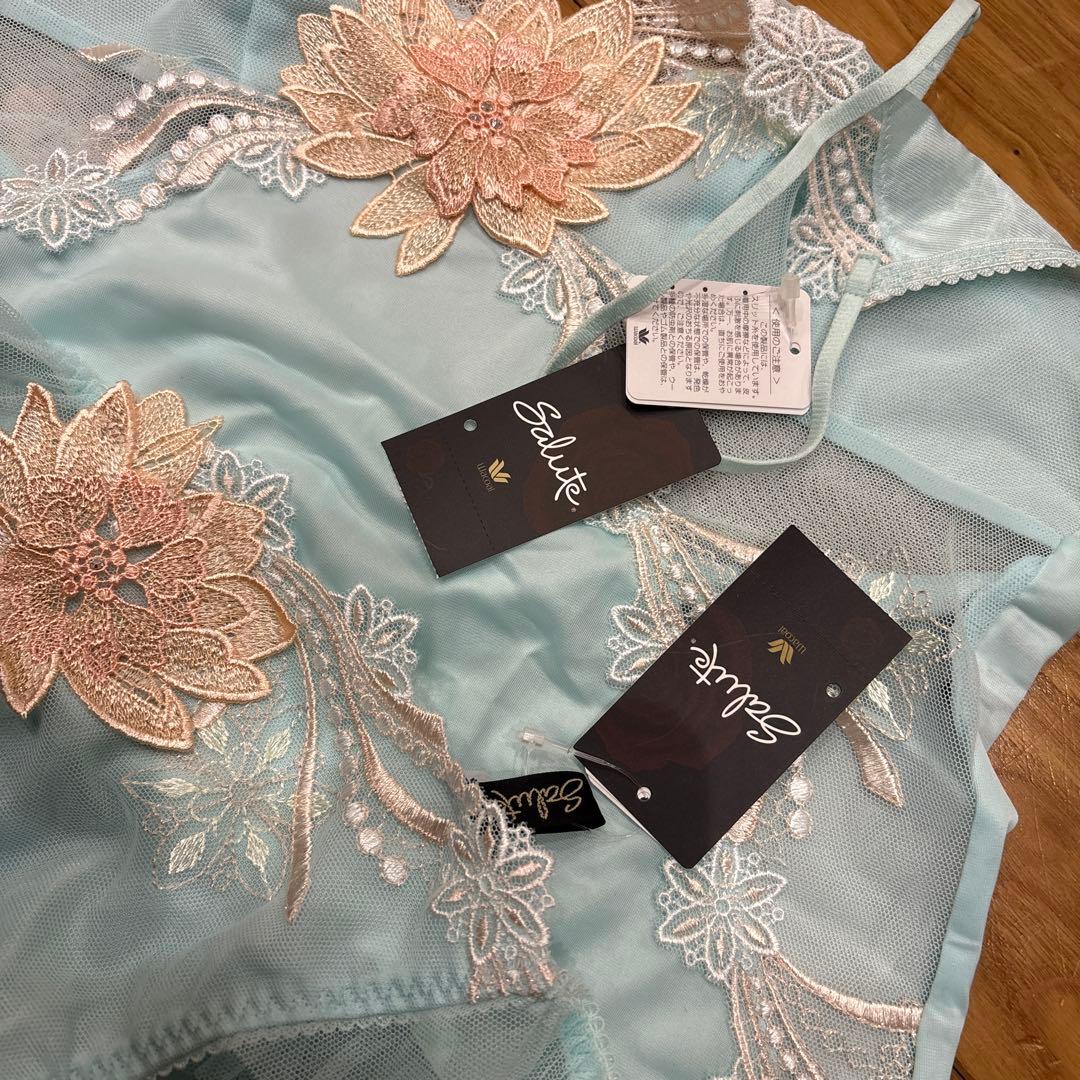 新品タグ付き サルート ターコイズ TU キャミソール ショーツセット