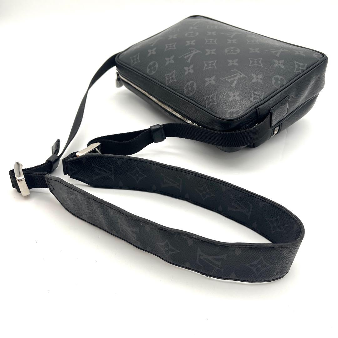 ルイヴィトン アウトドアメッセンジャーPM ショルダー　モノグラム　エクリプス