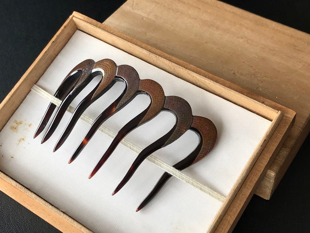 本鼈甲　螺鈿細工　櫛　アンティーク　桐箱入り