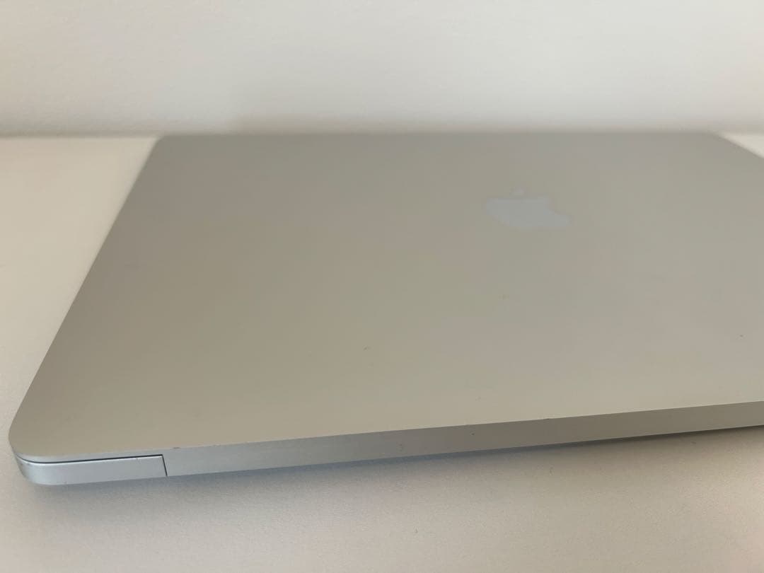 【美品】MacBook Air M1 2020 シルバー　8GB 256GB