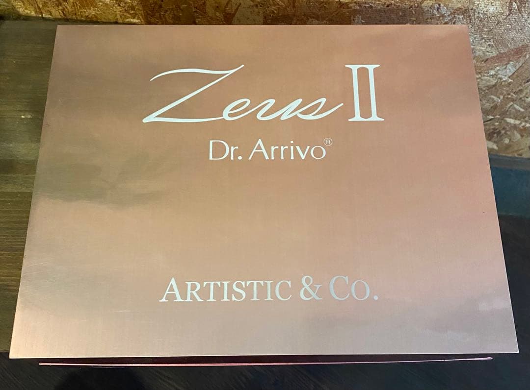 値下げしました！ドクターアリーヴォゼウスII　正規品 ギャランティカード付