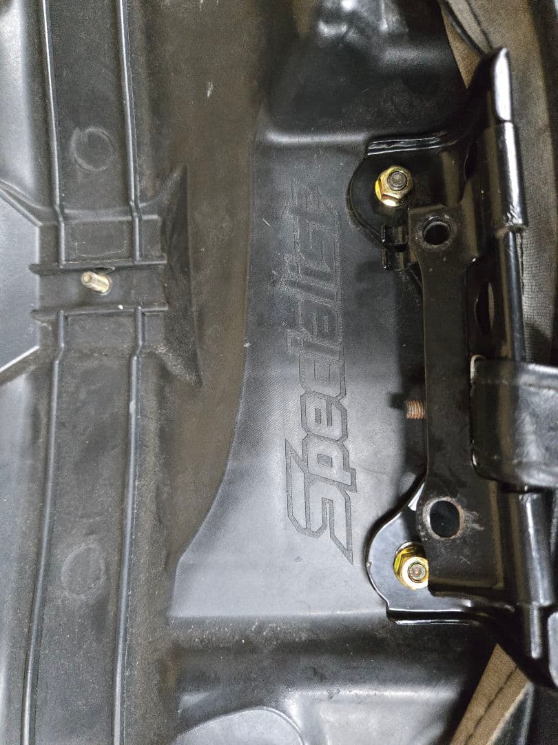 CBX400Fスペシャリスト製シート