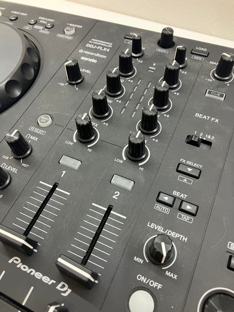 Pioneer DJ/DDJ-FLX4 コントローラー