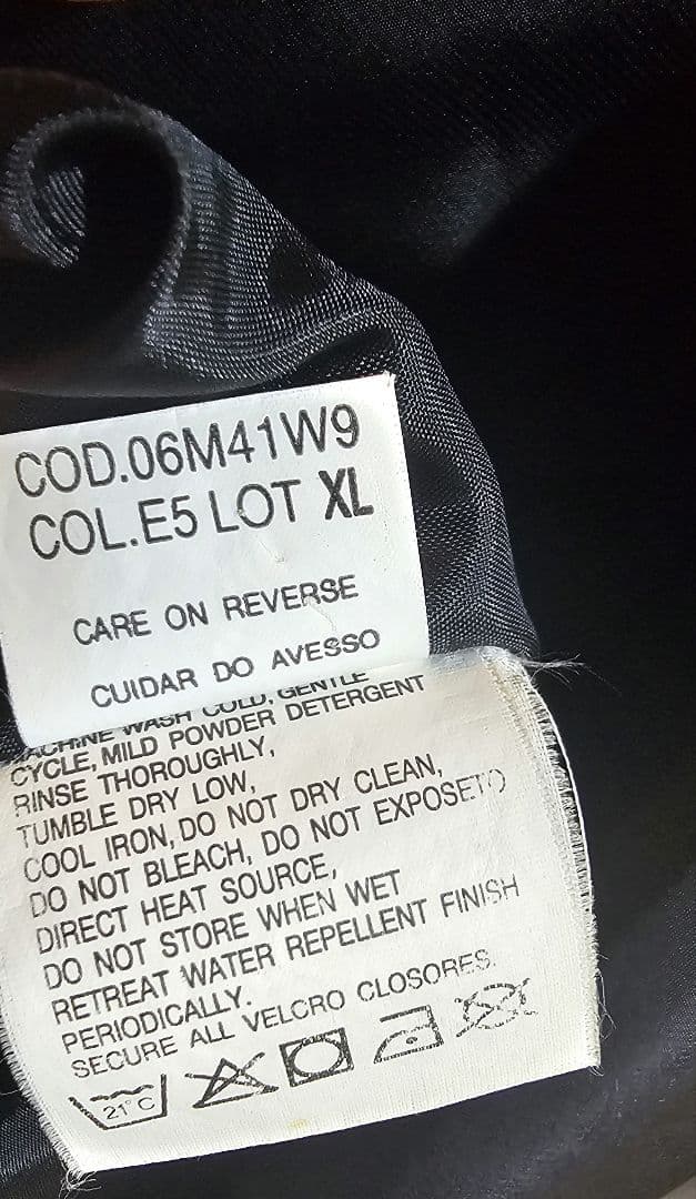 【 PRADA 】 プラダ バックプリント ロゴ ナイロンジャケット パーカー付