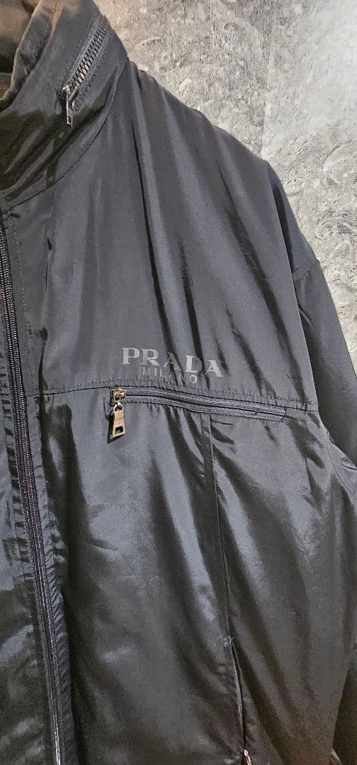 【 PRADA 】 プラダ バックプリント ロゴ ナイロンジャケット パーカー付