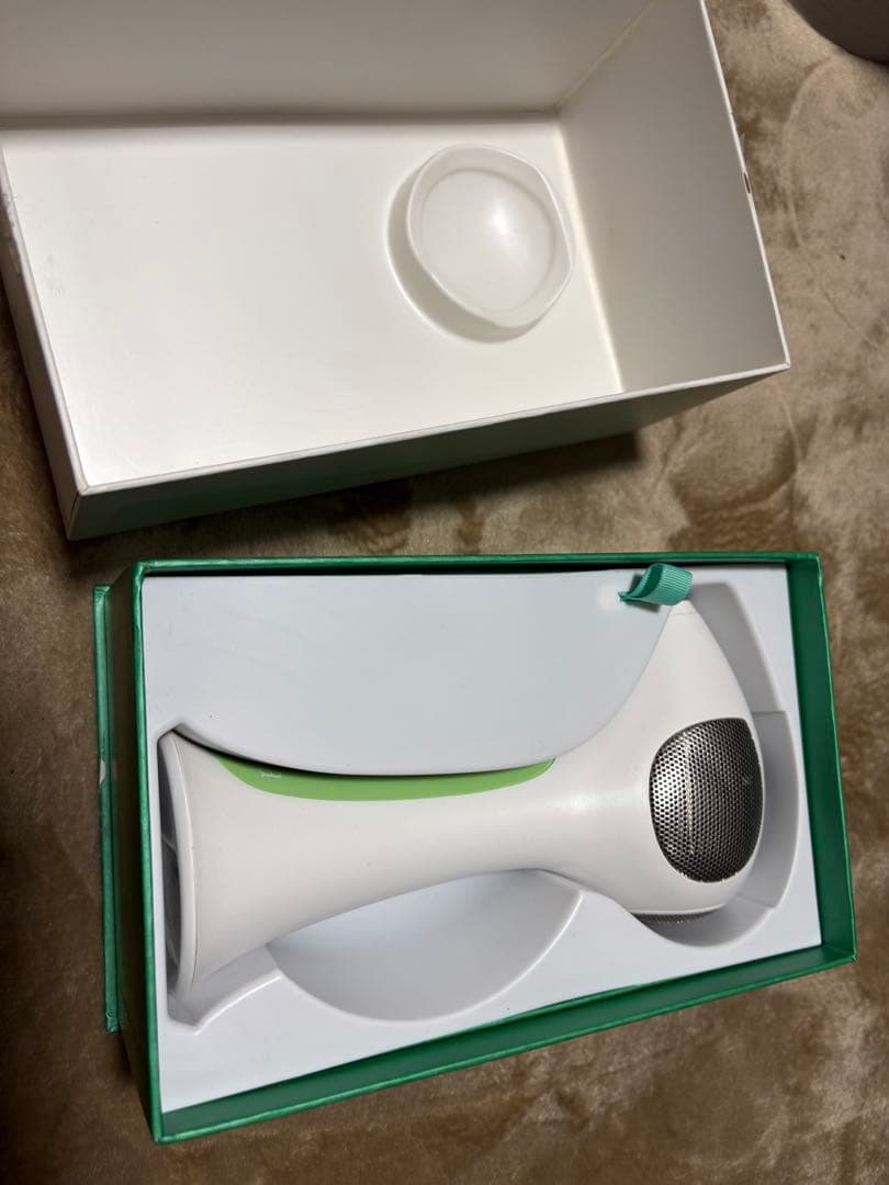 【大幅値下】トリア 脱毛器 ハンドヘルドタイプ ホワイト・グリーン　LHR4.0