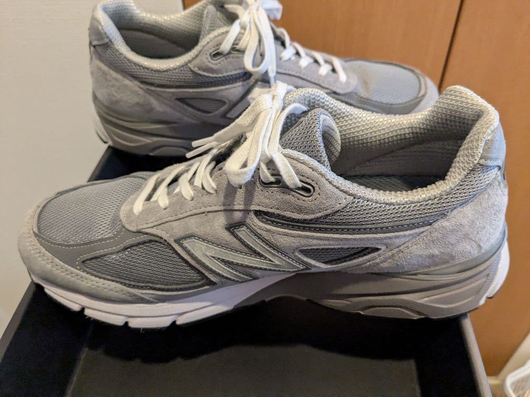 美品　ニューバランス990V4 Grey Silver