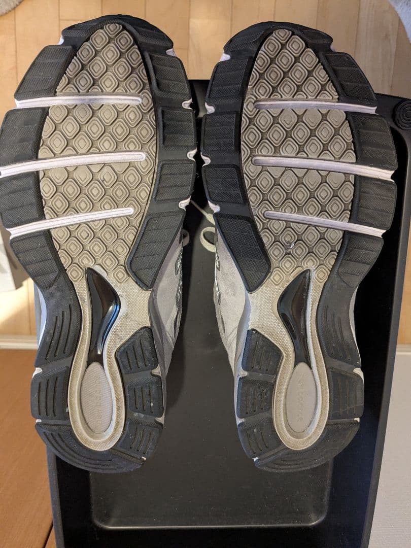 美品　ニューバランス990V4 Grey Silver