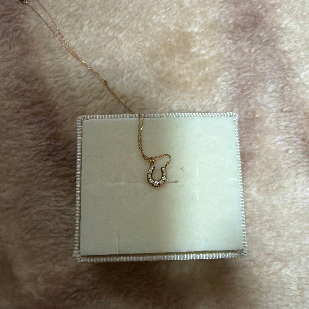 ete ホースシュー型ネックレス