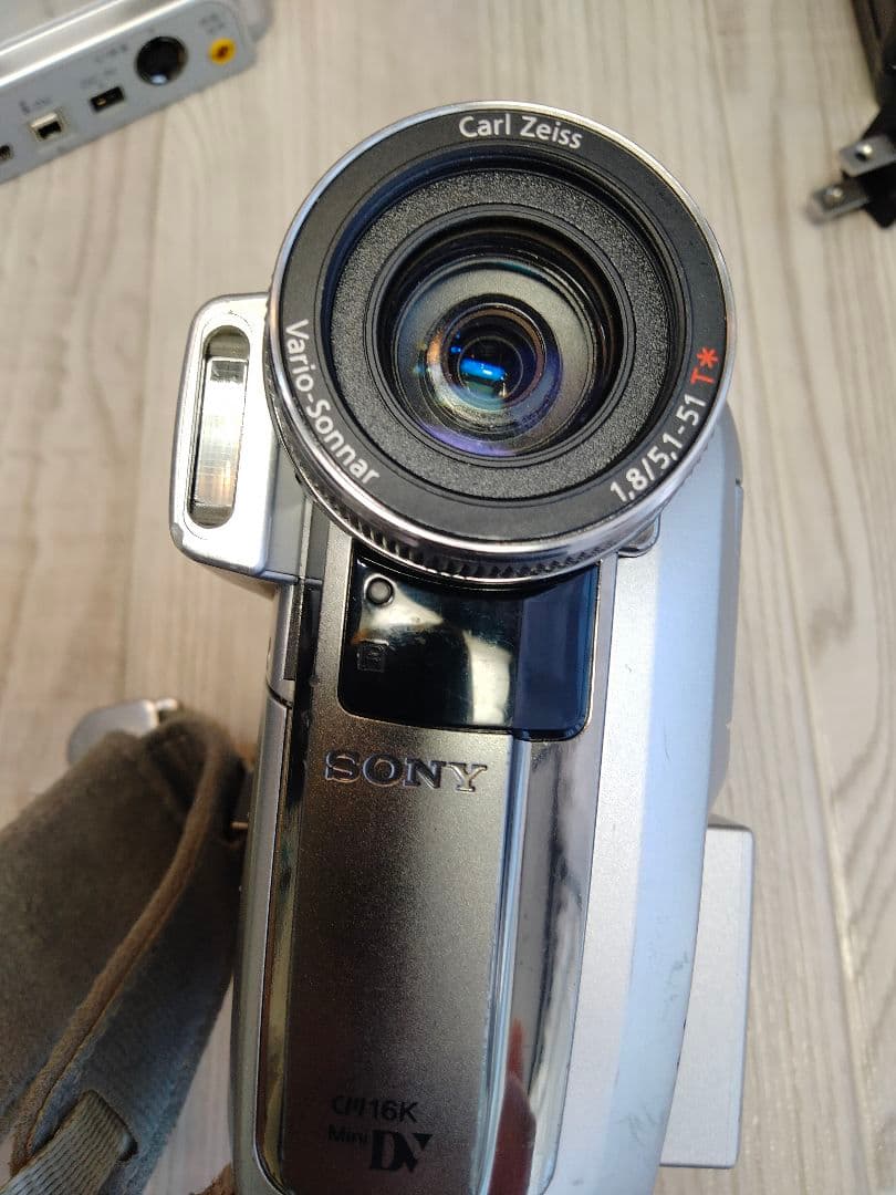 美品　ソニーSONY HANDYCAM DCR-PC350