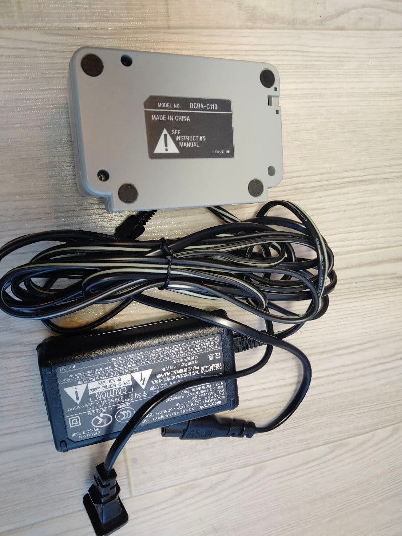 美品　ソニーSONY HANDYCAM DCR-PC350