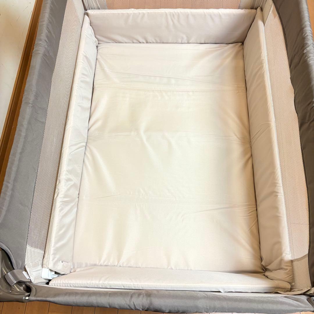 【美品・匿名配送】アップリカ ココネルエアー ベビーベッド ココア
