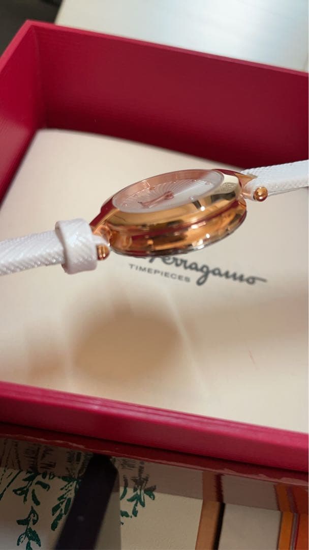 Salvatore Ferragamo 腕時計 【一回のみ使用】