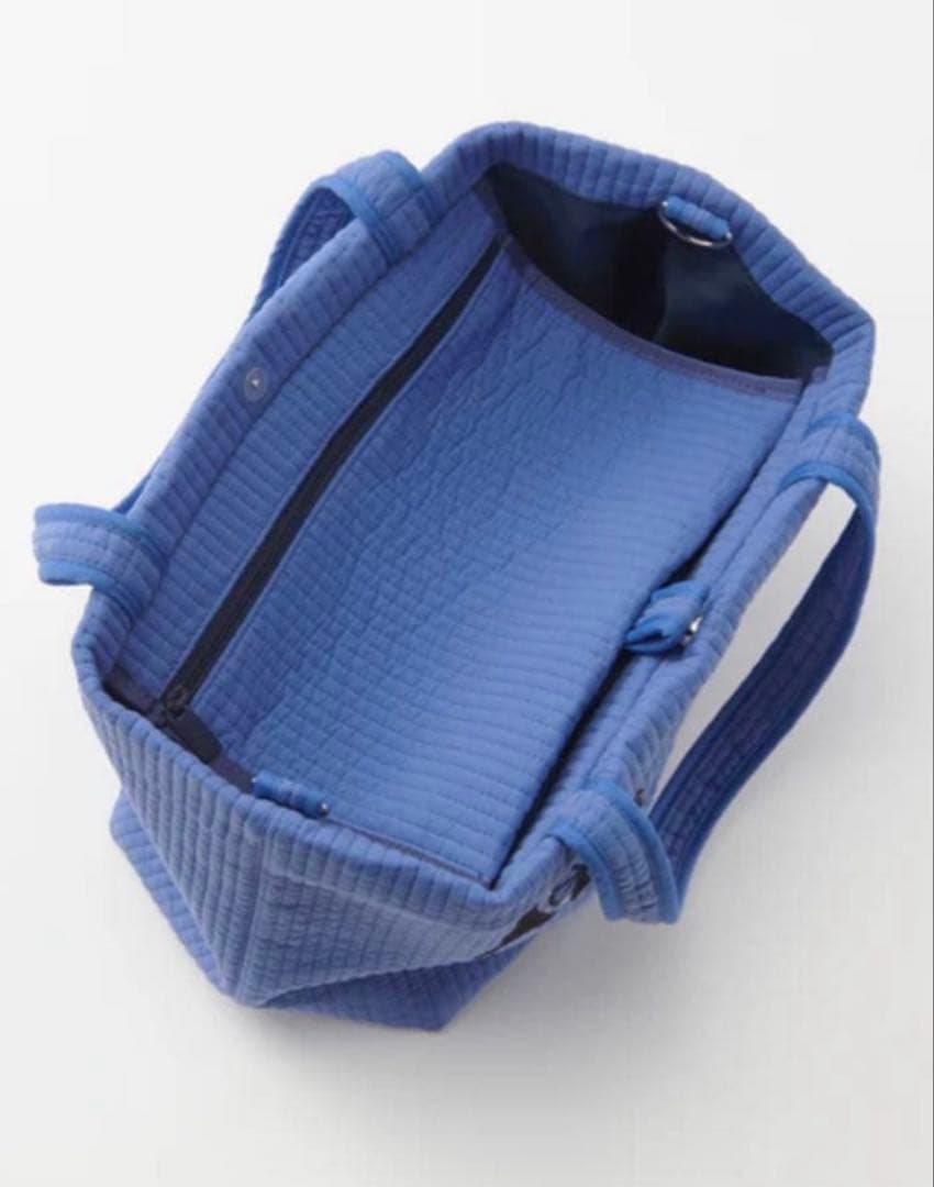 完売品　ファミリア　ピオヌンナルコラボ　ボヤージュ　ブルー