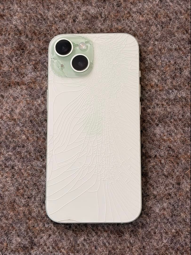 【画面割れのため破格】iPhone 15 256GB simフリー　動作確認済み