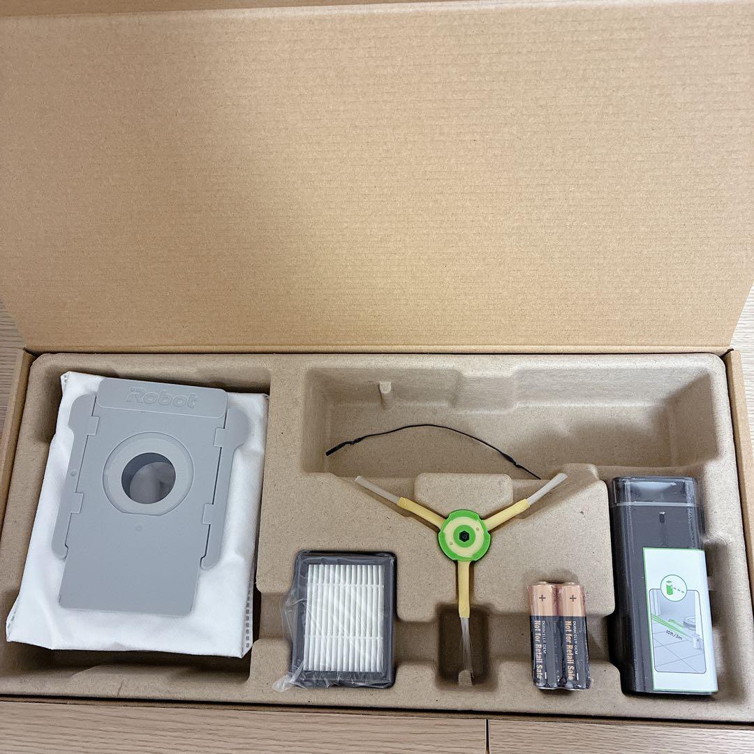 【美品】ルンバ i7＋ プラスiRobot 自動ゴミ排出機能付き　付属品付き