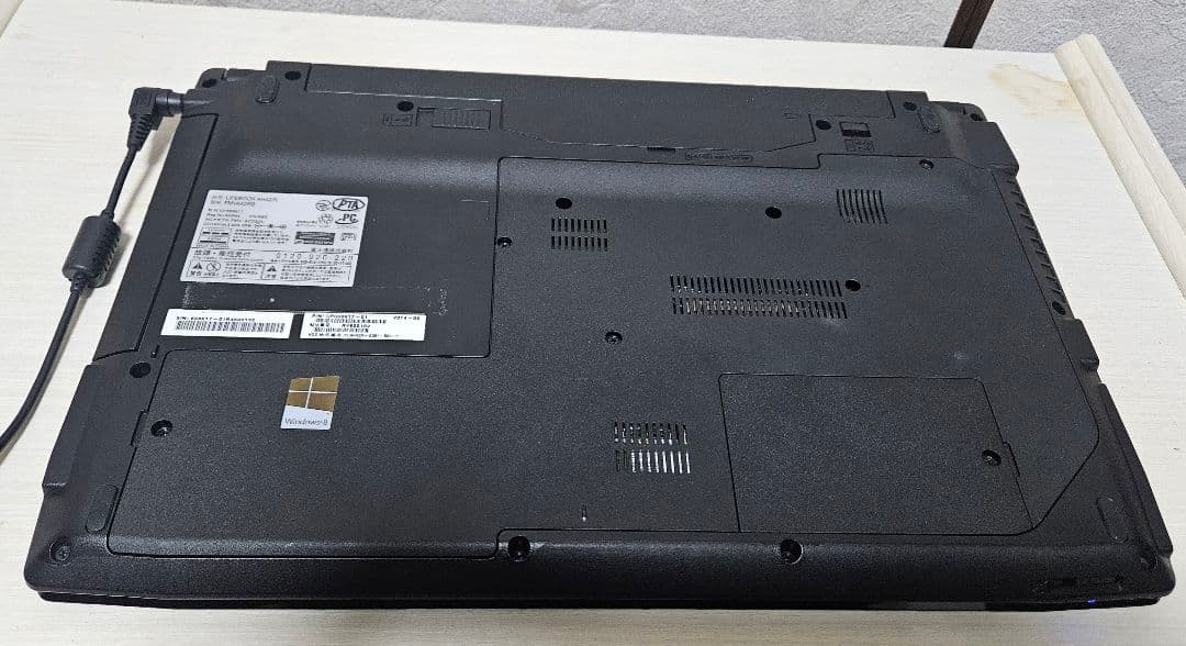 FUJITSU　LIFEBOOK AH42/R 　FMVA42RB