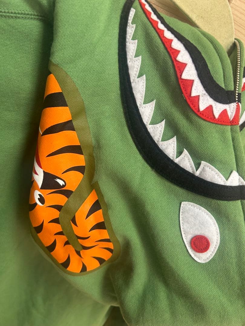 A BATHING APE シャークフルジップ　フーディ