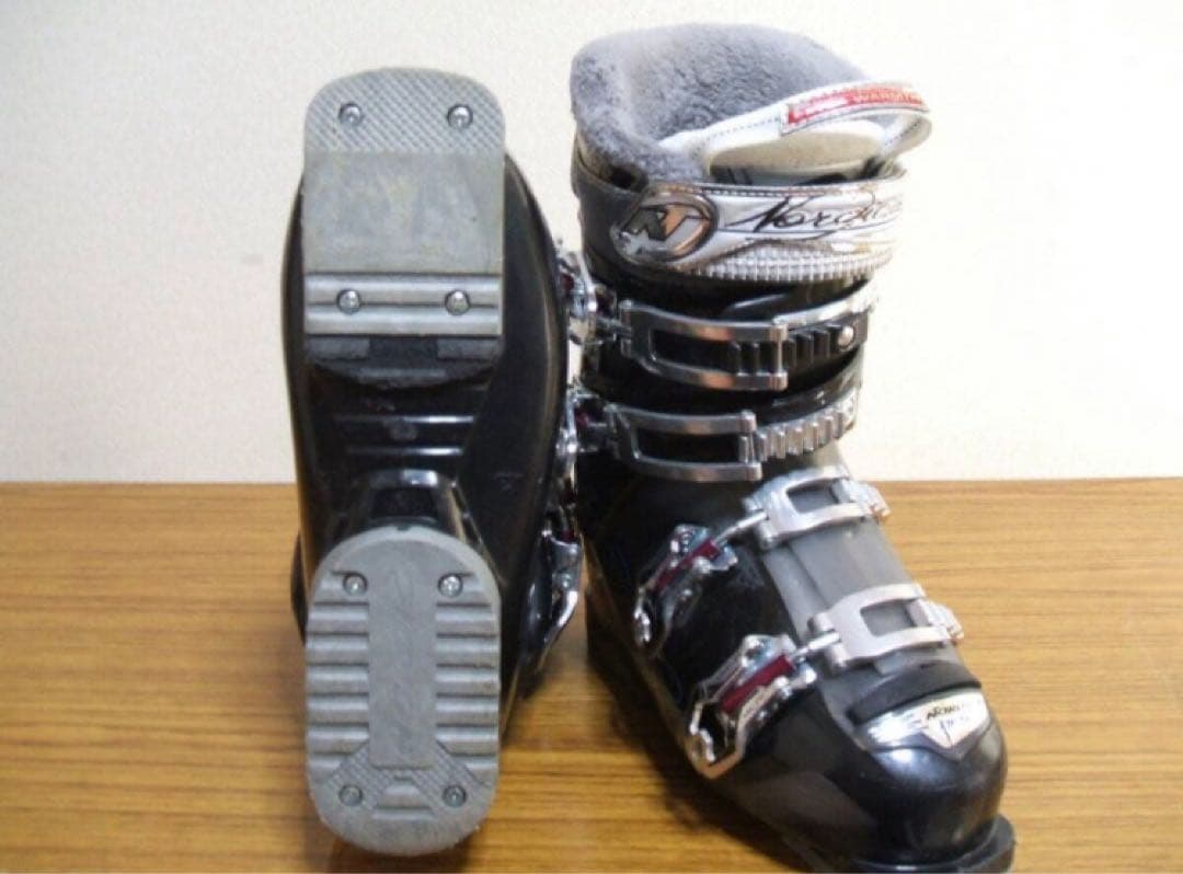 hakubamonsterboy  ノルディカブーツとスキー板
