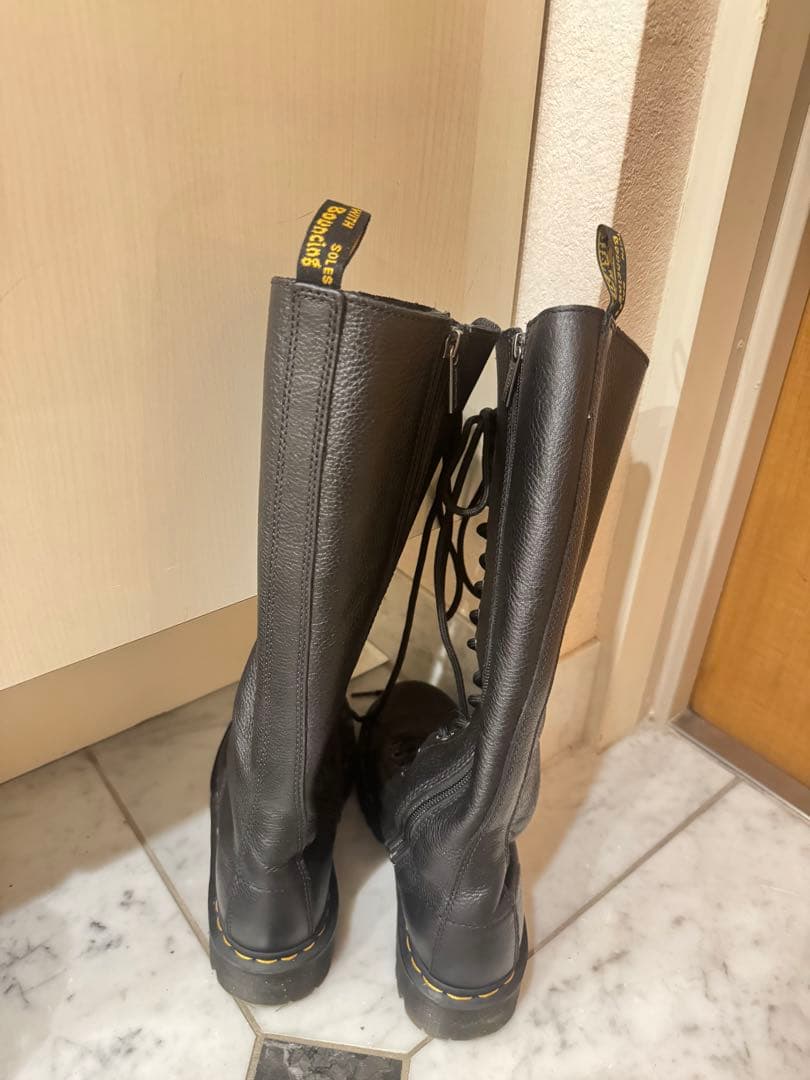 Dr.Martens 20ホール ロングブーツ ブラック